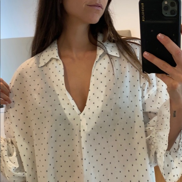 H&M shirt. - Picture 8 of 10